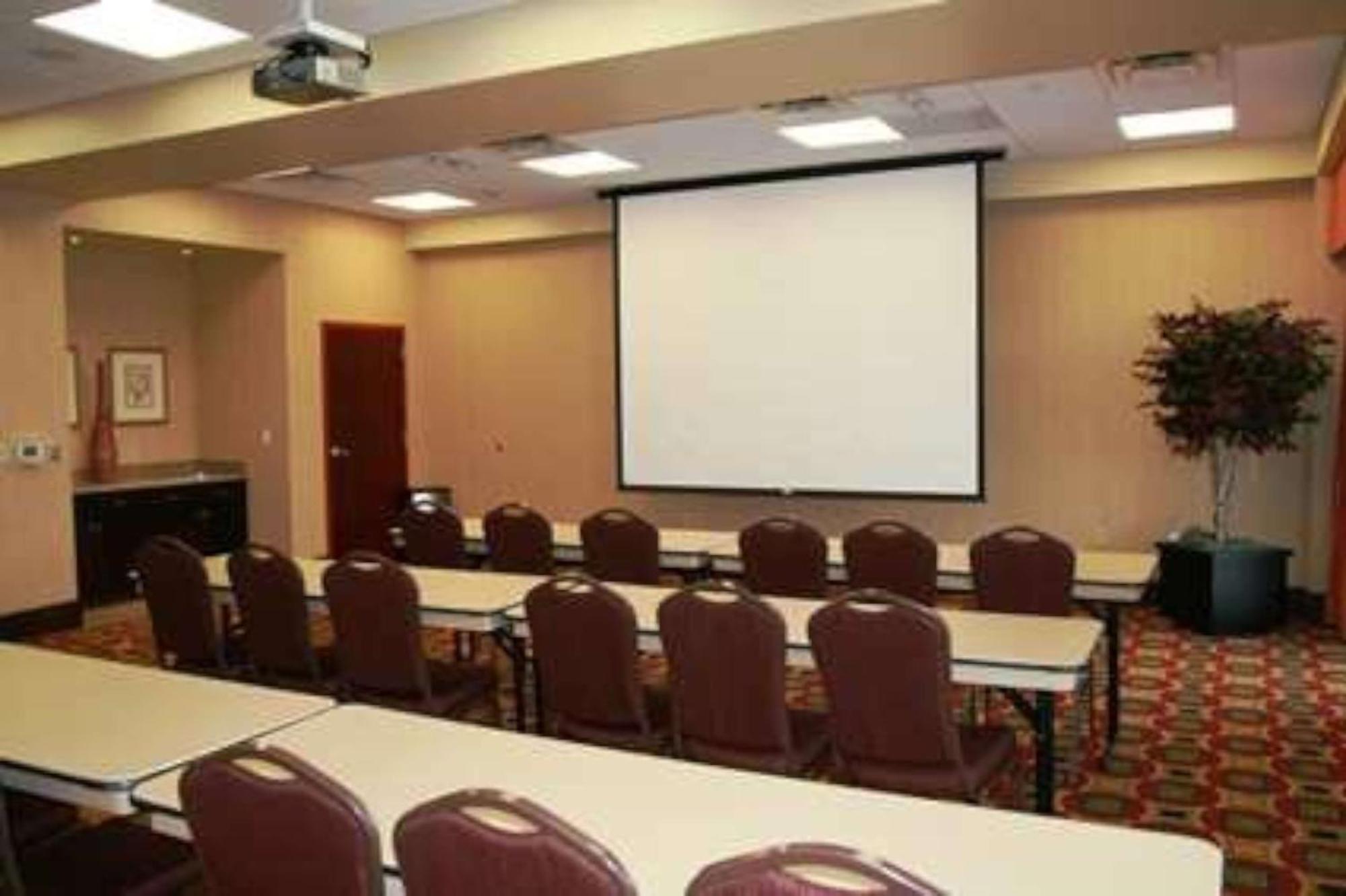 Hampton Inn And Suites Woodstock, Virginia Екстериор снимка