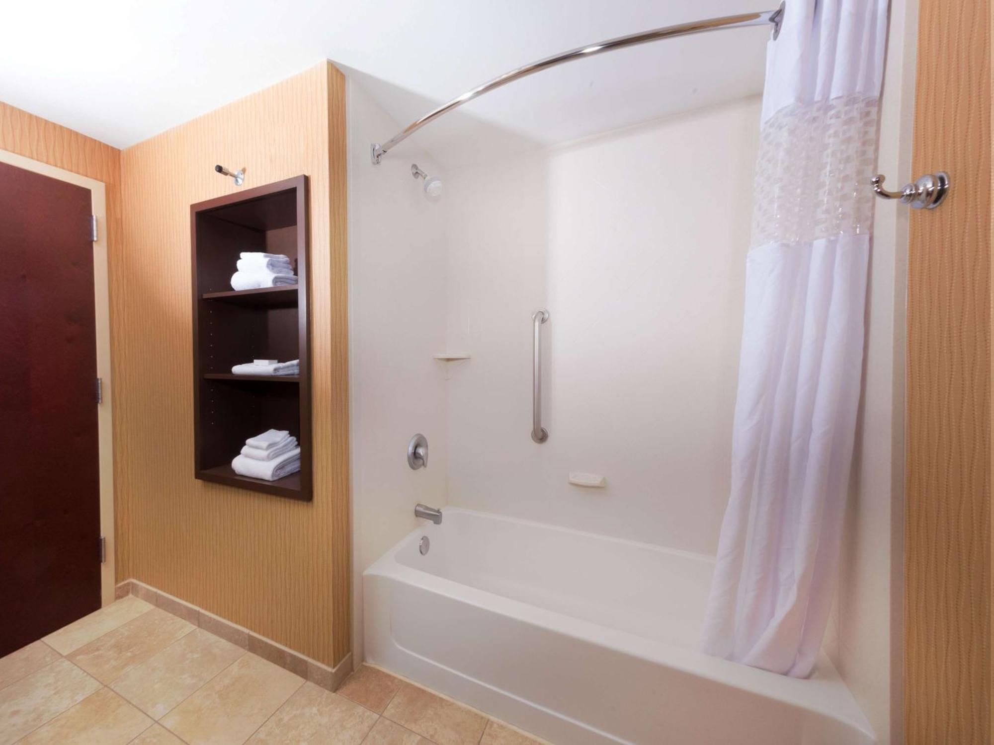 Hampton Inn And Suites Woodstock, Virginia Екстериор снимка