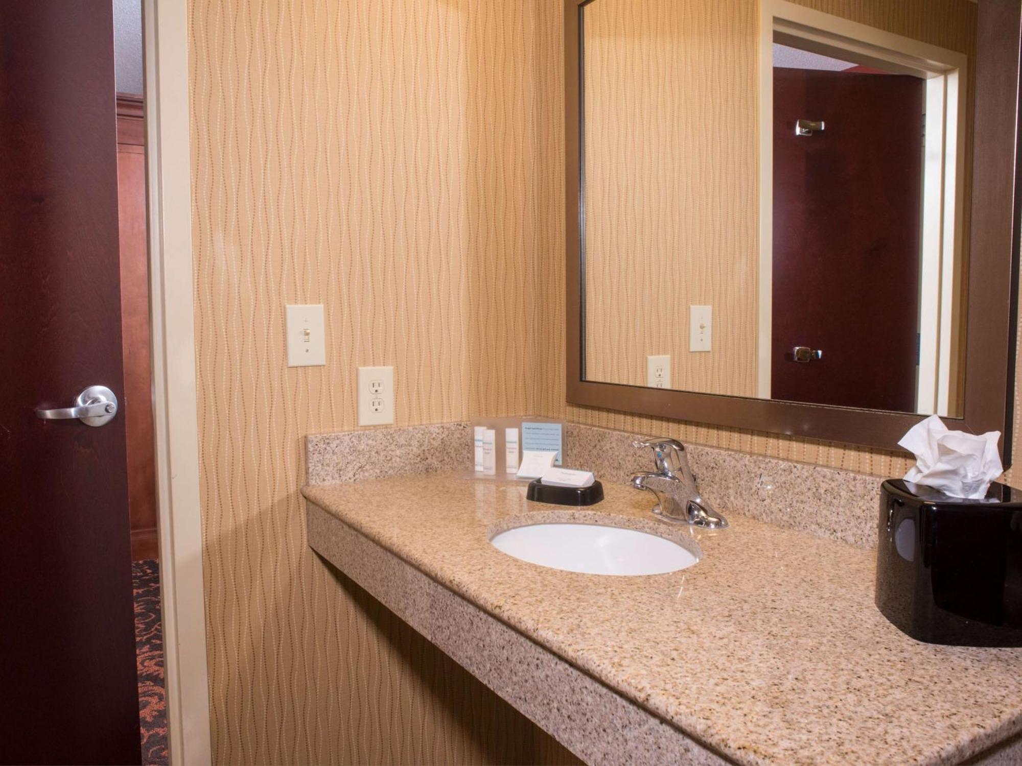 Hampton Inn And Suites Woodstock, Virginia Екстериор снимка