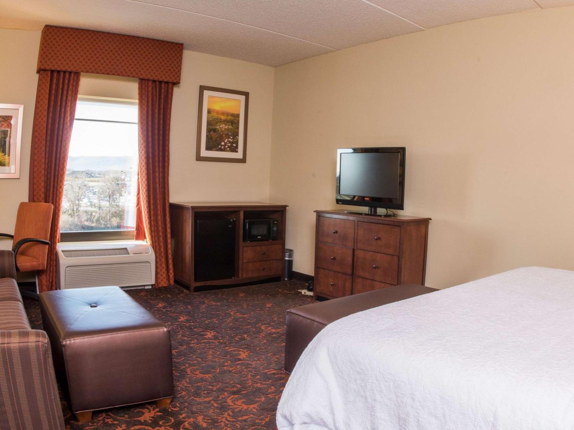 Hampton Inn And Suites Woodstock, Virginia Екстериор снимка