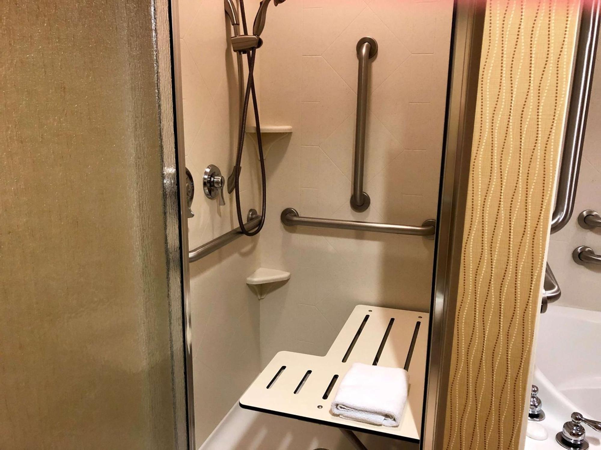 Hampton Inn And Suites Woodstock, Virginia Екстериор снимка