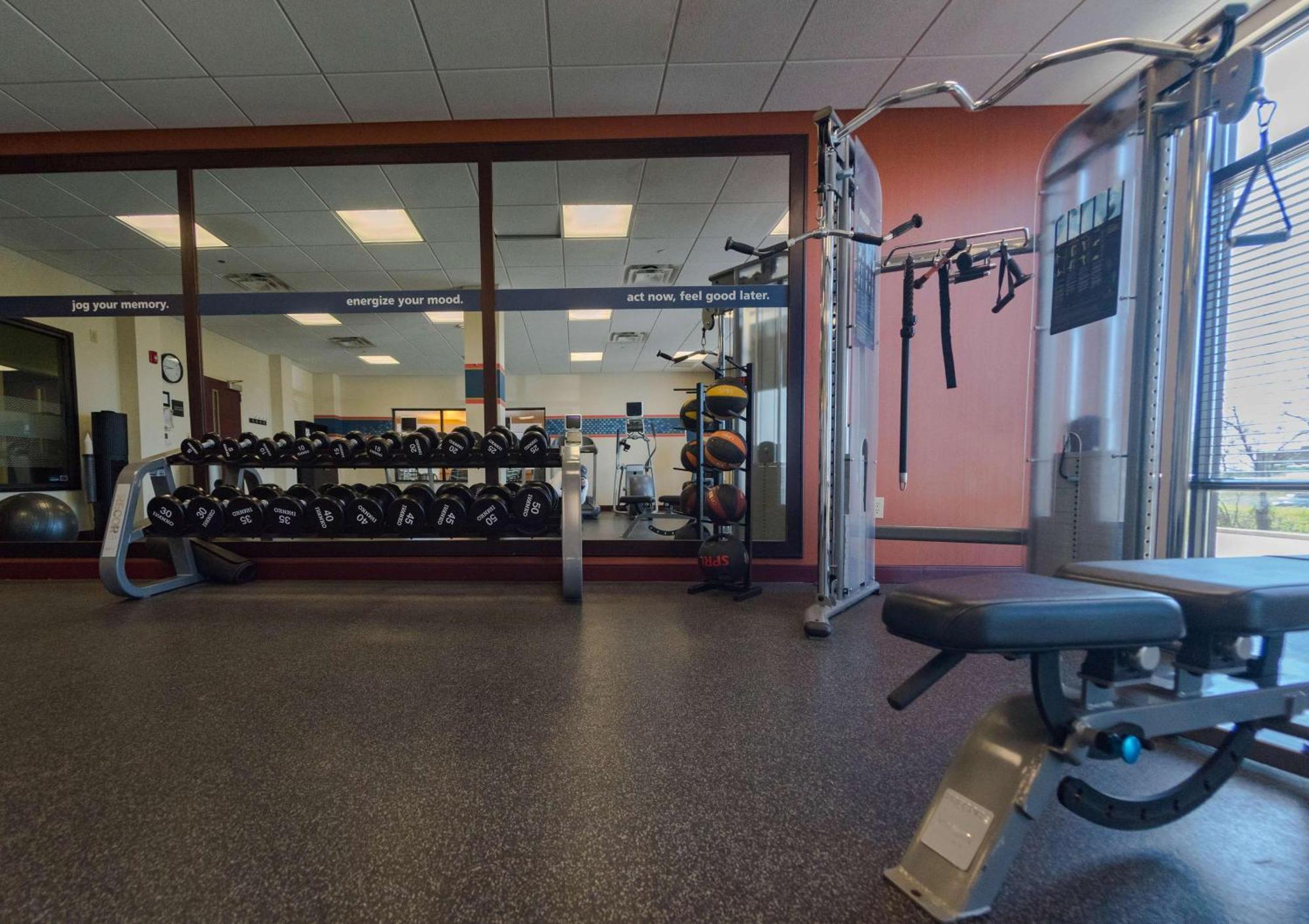 Hampton Inn And Suites Woodstock, Virginia Екстериор снимка