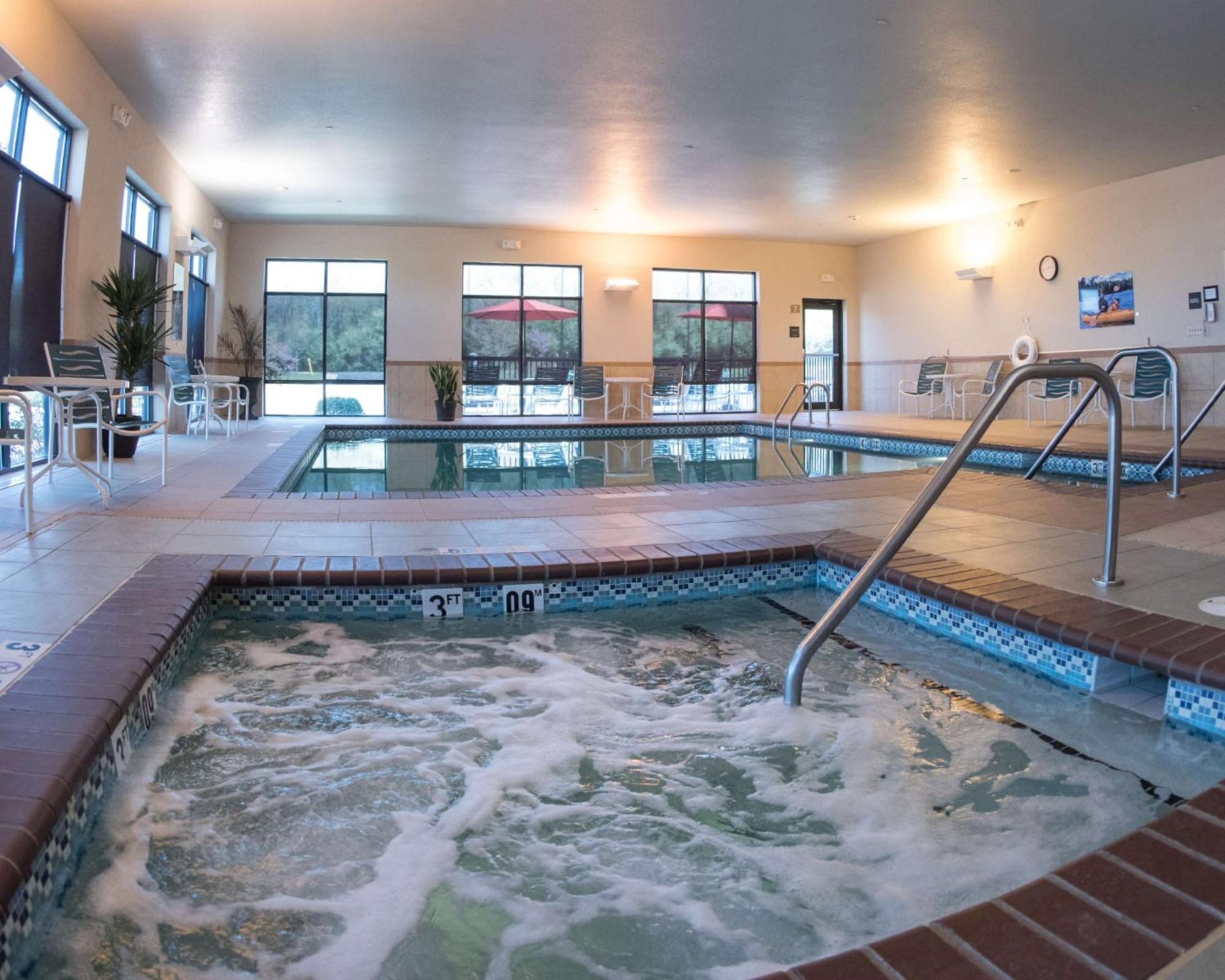 Hampton Inn And Suites Woodstock, Virginia Екстериор снимка