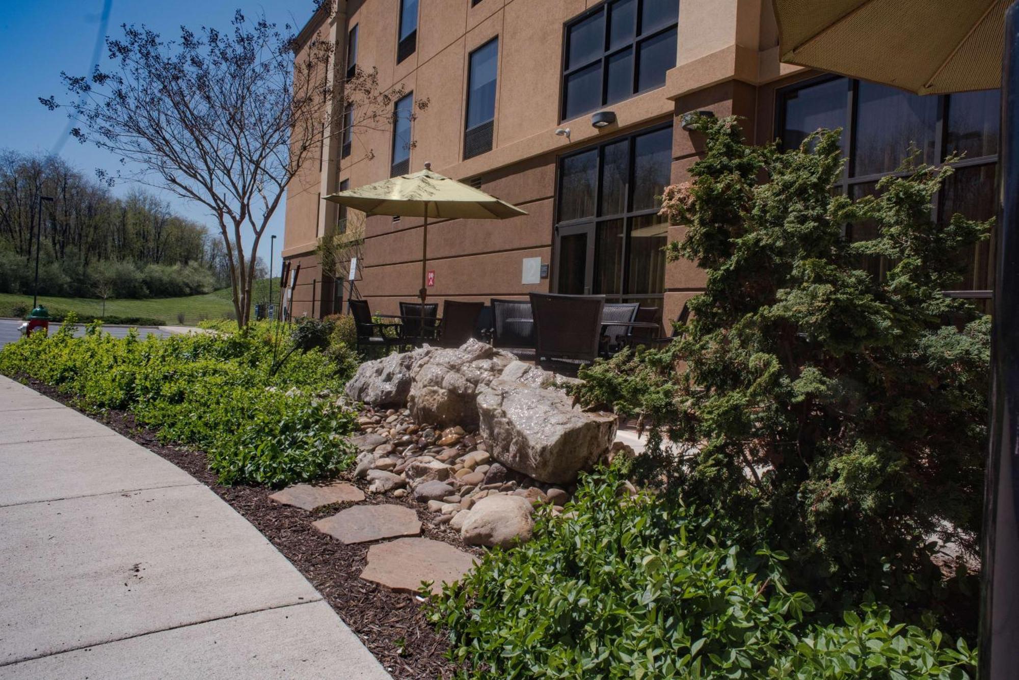 Hampton Inn And Suites Woodstock, Virginia Екстериор снимка